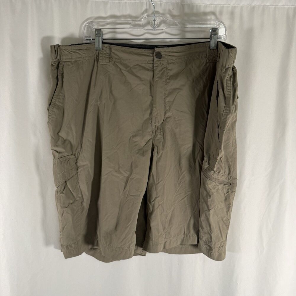 Columbia Cargo Hiking Shorts Men's 44 Beige Stretch Waist Nylon 10" Inseam